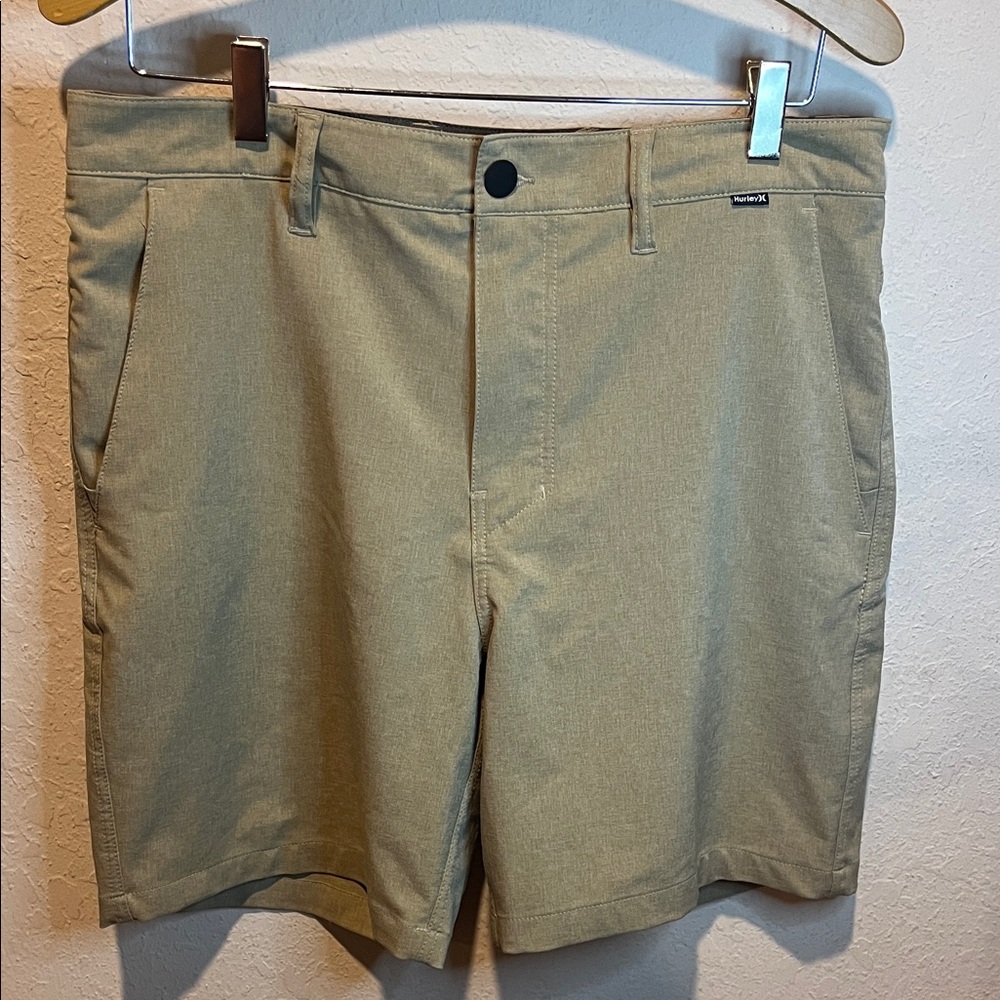 Hurley Men's Phantom Tan Flat Front Performance Shorts size 32